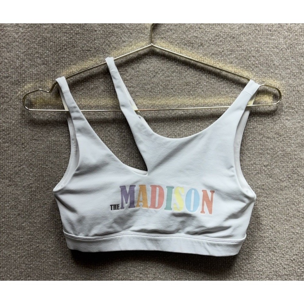 Alo Yoga Peak Bra Asymmetrical Cutout Sports Bra White The Madison Medium EUC
